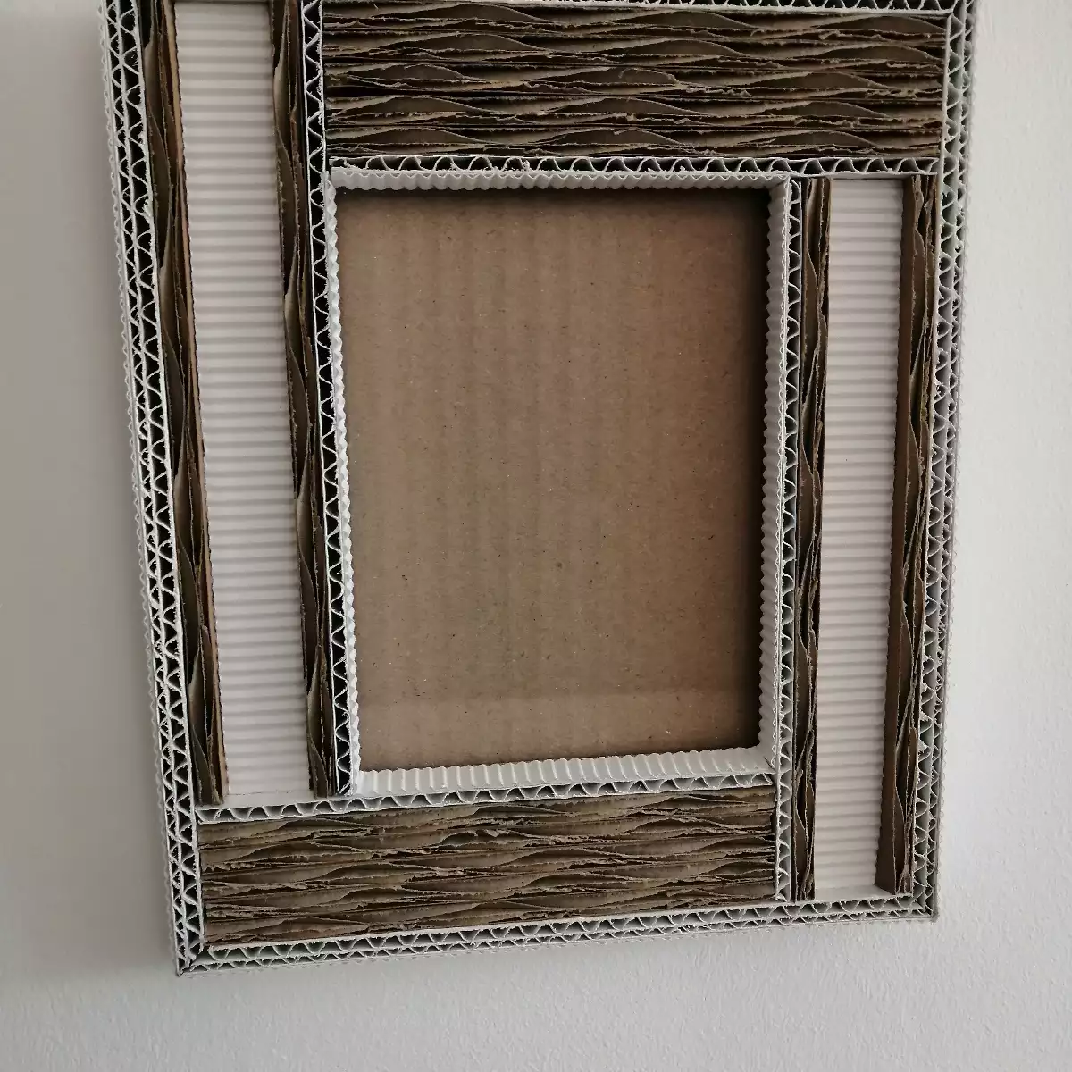 cadre en dentelle de carton